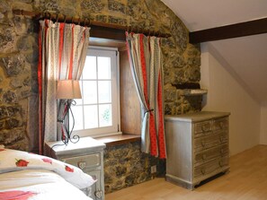 Chaumière | 2 chambres, ameublement unique, fer et planche à repasser