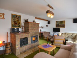 Fireplace, DVD player - Spacious Apartment in Diemelsee-Heringhausen near Watersports (Diemelsee)