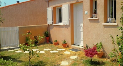 Cozy Holiday Home in Les Petits Bonneveaux Near Sea