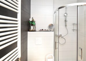 Bathroom - Gemutliches Ferienhaus mit Pool in Blankenburg (Blankenburg)