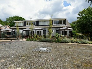 Exterior - Ravishing Holiday Home in Hulshorst near Forest (Hulshorst)