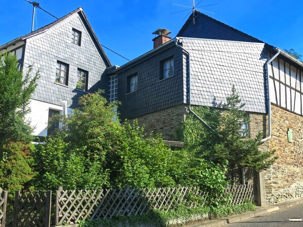 Exterior - Lovely Holiday Home in Hardert With Garden (Hardert)