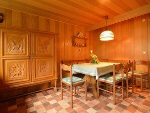 Dining - Attractive Accommodation Near the Centre of the Village (Neroth)