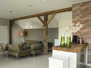 House | Living room | TV - Serene Holiday Home in Haaksbergen With Hottub (Haaksbergen)