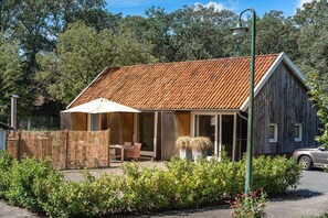 House | Exterior - Serene Holiday Home in Haaksbergen With Hottub (Haaksbergen)