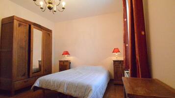 2 bedrooms, individually furnished, bed sheets