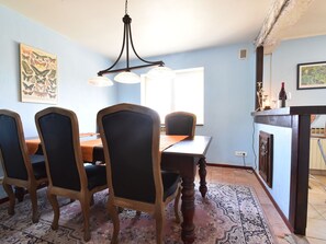 Dining - Holiday Home in Grury With Pool & Garden (Grury)