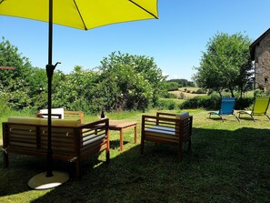 House | Garden - Holiday Home in Grury With Pool & Garden (Grury)