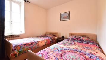 3 bedrooms, bed sheets