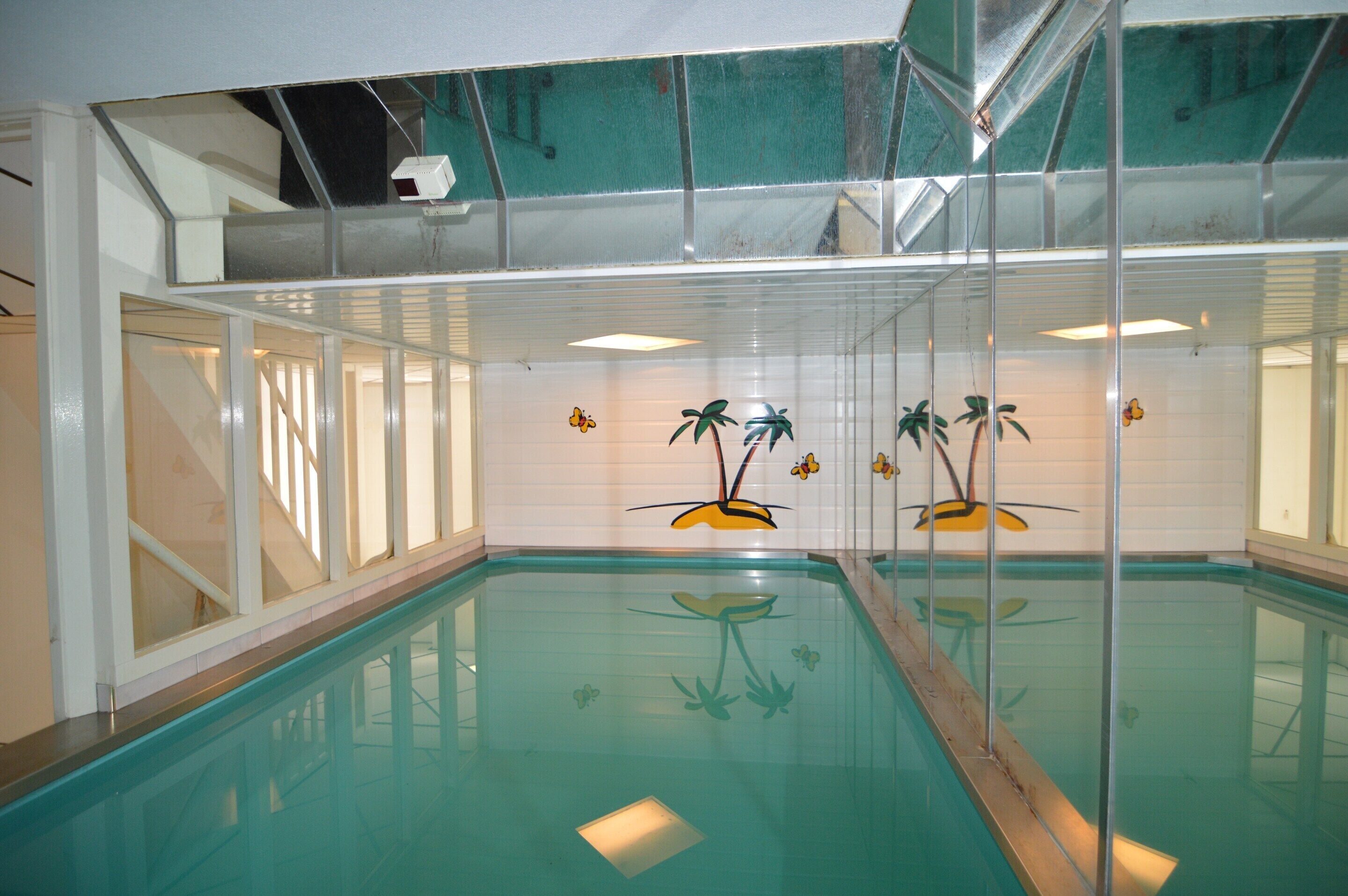 Hus | Pool | Inomhuspool och utomhuspool