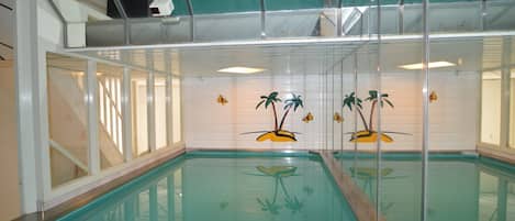 ハウス | プール | 屋内プール、屋外プール