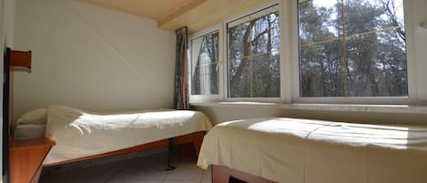 House | 7 bedrooms, individually furnished, bed sheets