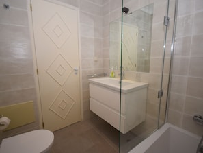 Shower, towels