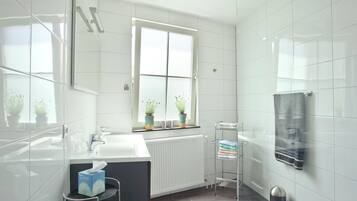 Căn hộ | Phòng tắm | Buồng tắm vòi sen, khăn tắm