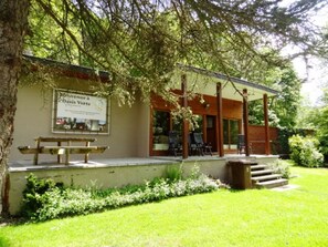Exterior - Nestled in Green Scenery, This Chalet Along the River is Perfect to Chill Out (Hamoir)