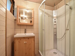 Shower, towels - Nestled in Green Scenery, This Chalet Along the River is Perfect to Chill Out (Hamoir)
