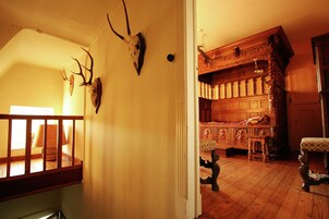 House | 4 bedrooms, individually furnished, bed sheets