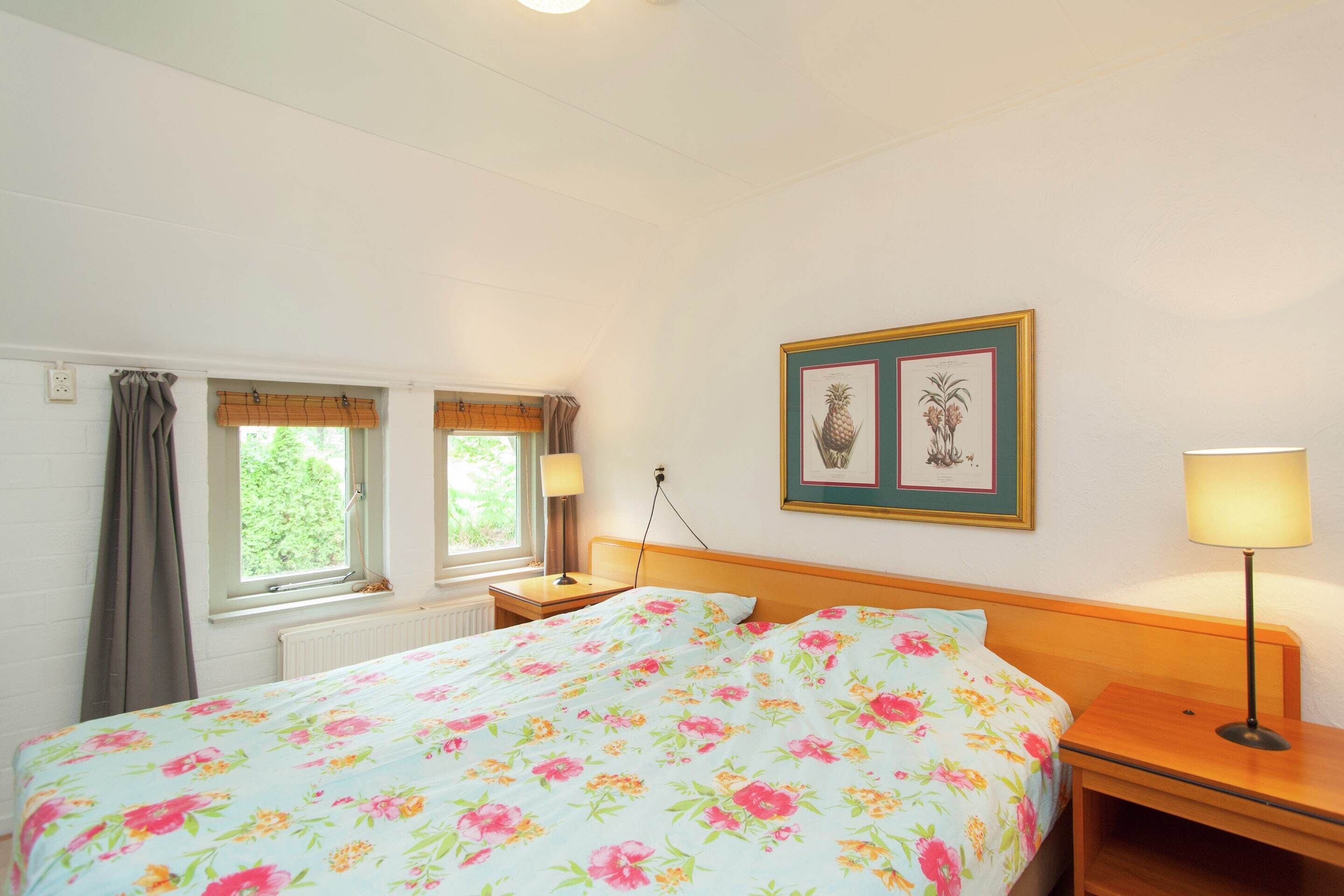 5 bedrooms, individually furnished