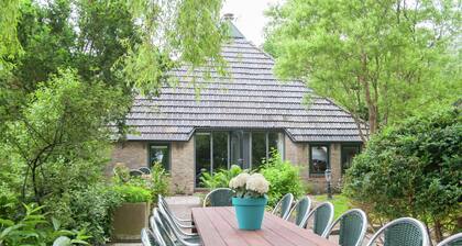 Quaint Farmhouse in Waskemeer near Forest