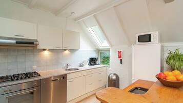 House | Private kitchen | Fridge, highchair