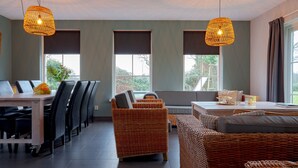 Dining - Cozy Holiday Home with Sauna & Hot Tub by Small Lake (Tiendeveen)