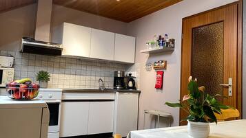 Apartment | Eigene Küche | Kühlschrank