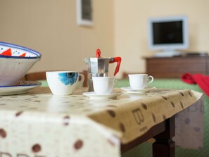 Dining - Holiday Home in Camporgiano With Garden, Bbq, Swimming Pool (Camporgiano)