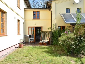 Villa | Balcony - Spacious Apartment in Stove With Waterfront (Boiensdorf)