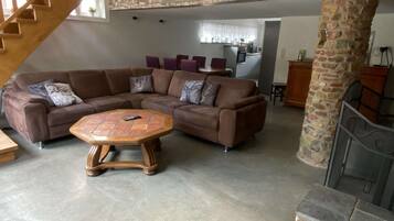 Chalet | Living room | TV, fireplace