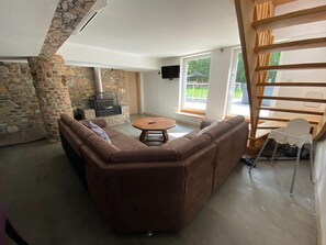 Chalet | Living area | TV, fireplace - Spacious Chalet in Jalhay with Hot Tub (Jalhay)
