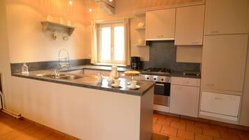 House | Private kitchen | Highchair
