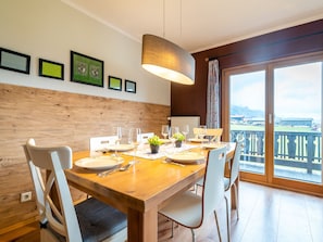Dining - Grand Apartment in Walchen With Garden (Piesendorf)