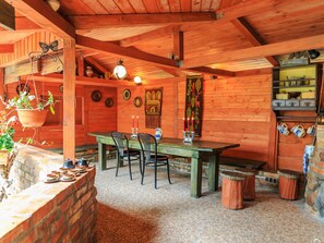 Apartment | Dining - Cottage in Rusko Near Beaches and Pool (Darlowo)