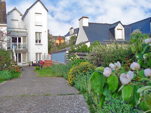 Apartment With Private Garden 10mins From Port-louis Beach, Disabled Access