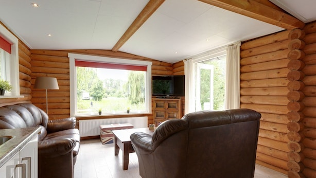 Living room - Wooden Tree Trunk Bungalow at Fish Pond (Hoge Hexel)