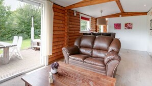 Living room - Wooden Tree Trunk Bungalow at Fish Pond (Hoge Hexel)