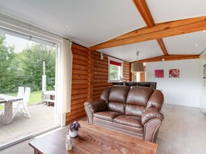 Living room - Wooden Tree Trunk Bungalow at Fish Pond (Hoge Hexel)