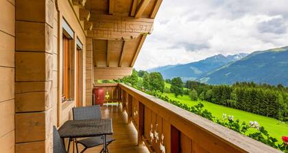 Sunlit Apartment near Ski Area in Hollersbach im Pinzgau