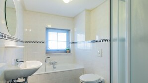 Ferienhaus | Badezimmer | Dusche