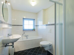 House | Bathroom | Shower - Cosy Holiday Home in Friesland by the Lake (Stavoren)