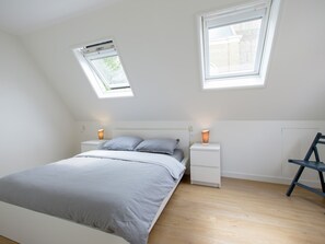 2 bedrooms, individually furnished, bed sheets - Holiday Home Harlingen Near the Sea (Harlingen)