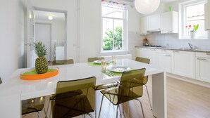 House | Tempat makan