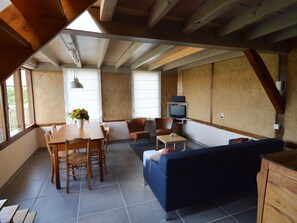 House | Dining
