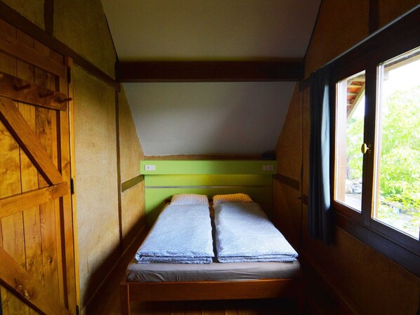 House | 2 bedrooms, individually furnished, bed sheets