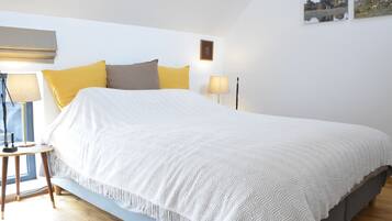 House | 4 bedrooms, individually furnished, bed sheets