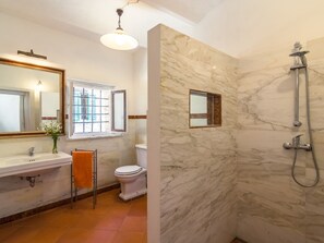 House | Bathroom