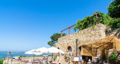 Tuscan Hilltop Getaway