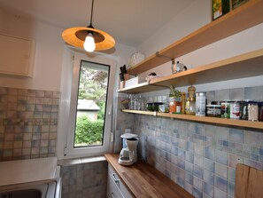 House | Private kitchen | Highchair - Ferienhaus mit Grossem Garten (Steffenshagen)