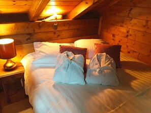 Chalet | 1 bedroom, bed sheets - Chalet Near Bitche With Private Sauna (Bousseviller)