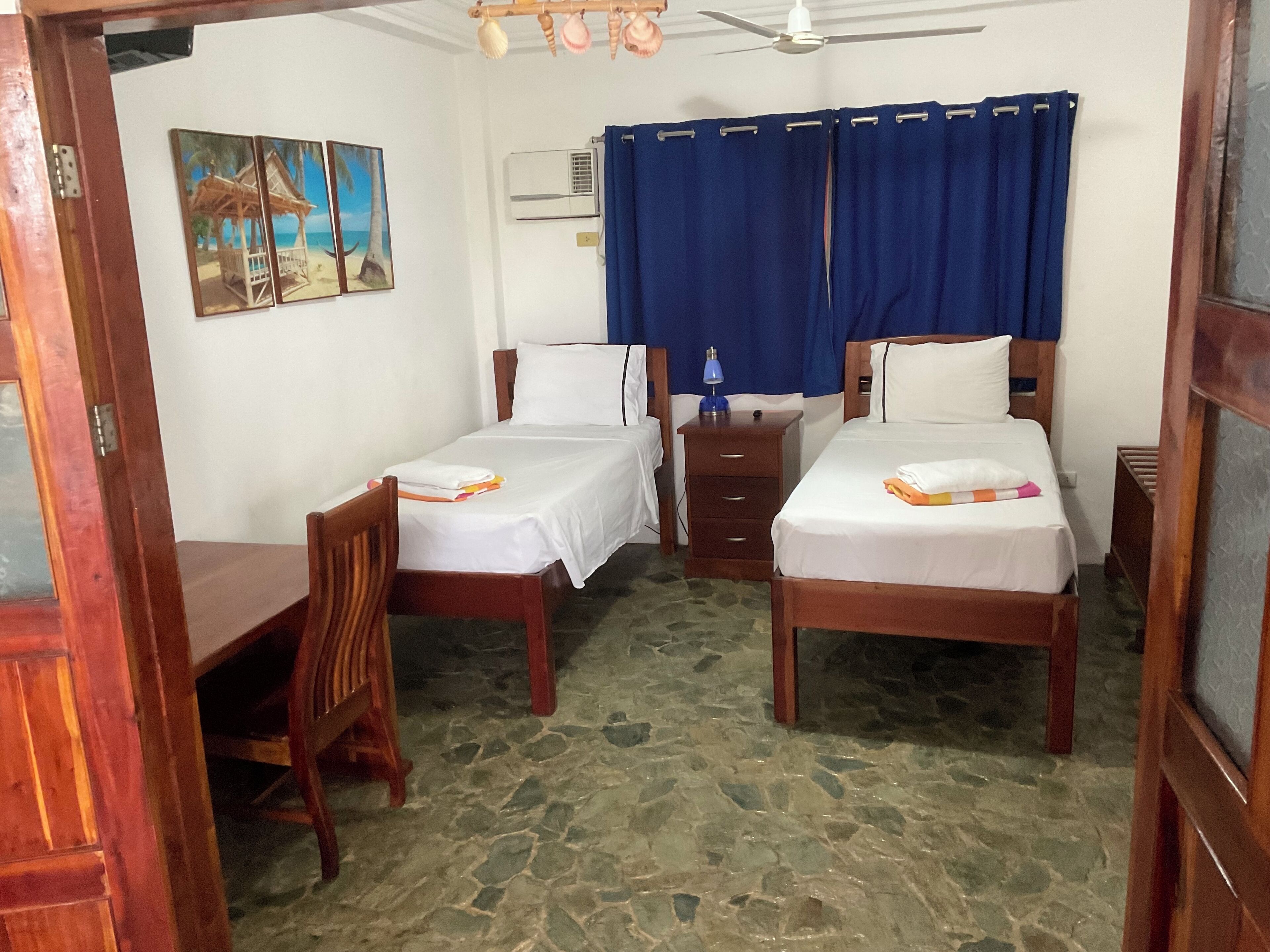 Twin kamer, uitzicht op tuin | Lakens van Egyptisch katoen, luxe beddengoed, een kluis op de kamer